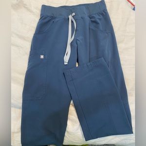 FIGS Kade Cargo Scrub Pants in Dark Harbor, XXSP